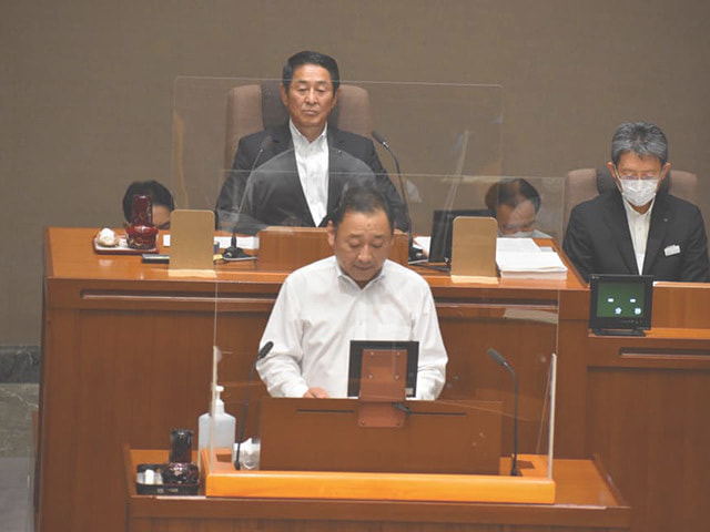 令和3年度6月定例会閉会。