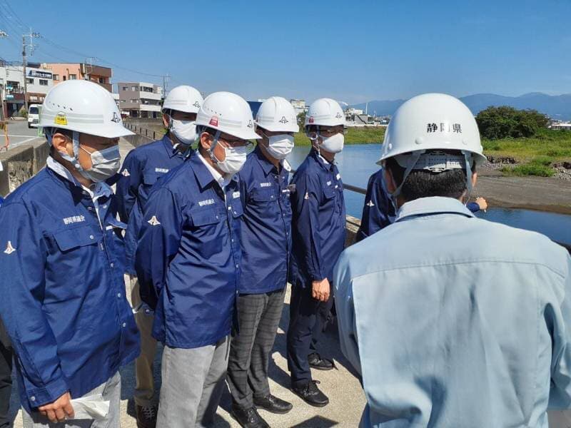 県議会建設委員会「黄瀬川大橋」視察