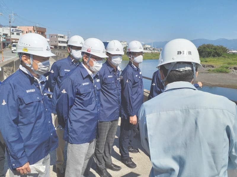 県議会建設委員会「黄瀬川大橋」視察