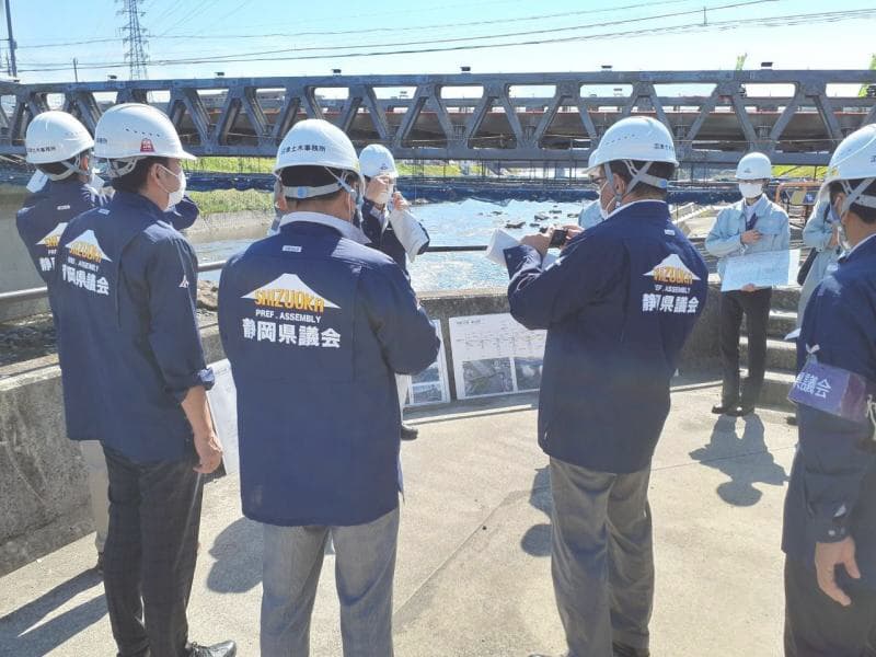 県議会建設委員会「黄瀬川大橋」視察